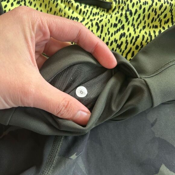 Lululemon Size 6 Leggings - Picture 8 of 8